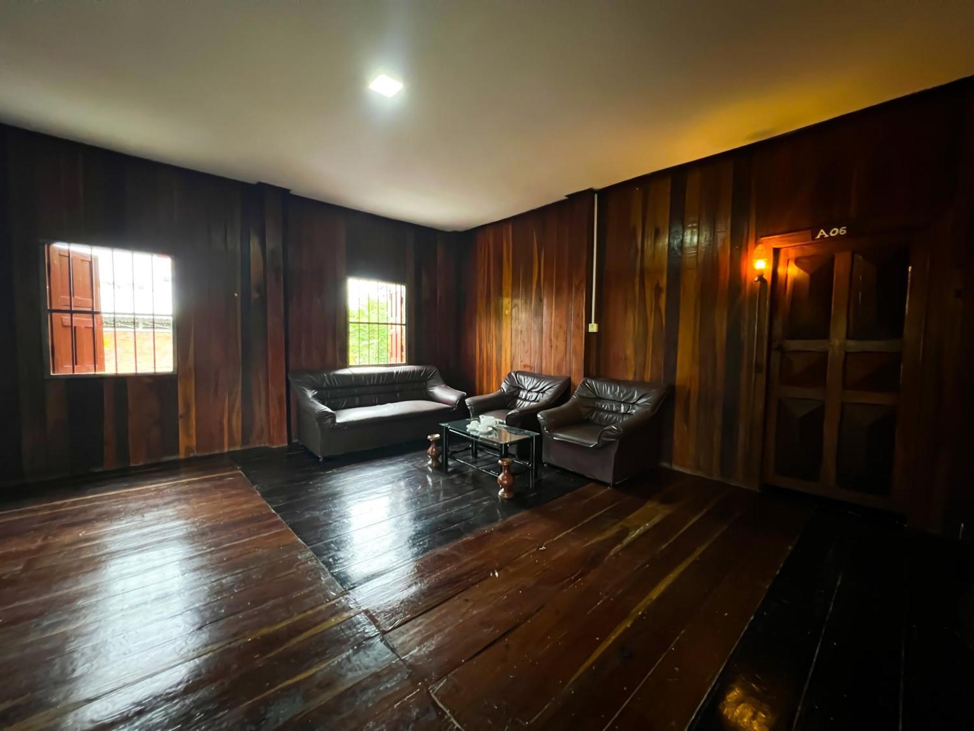 Lotus Blanc Homestay Villa Battambang Esterno foto