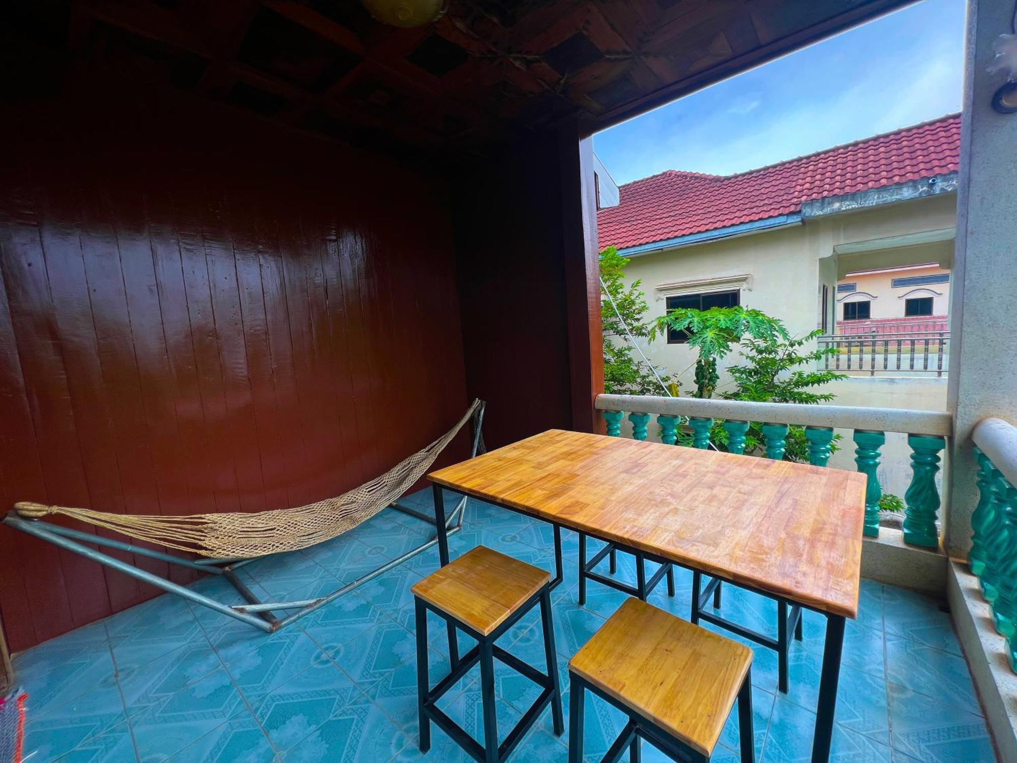 Lotus Blanc Homestay Villa Battambang Esterno foto