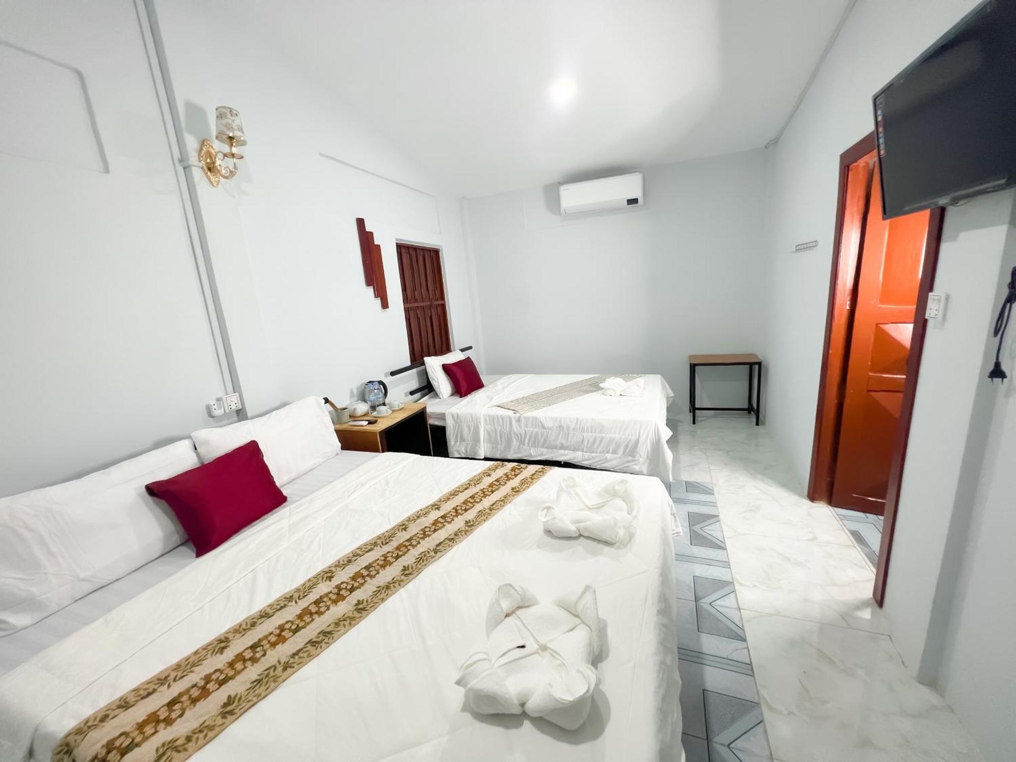 Lotus Blanc Homestay Villa Battambang Esterno foto
