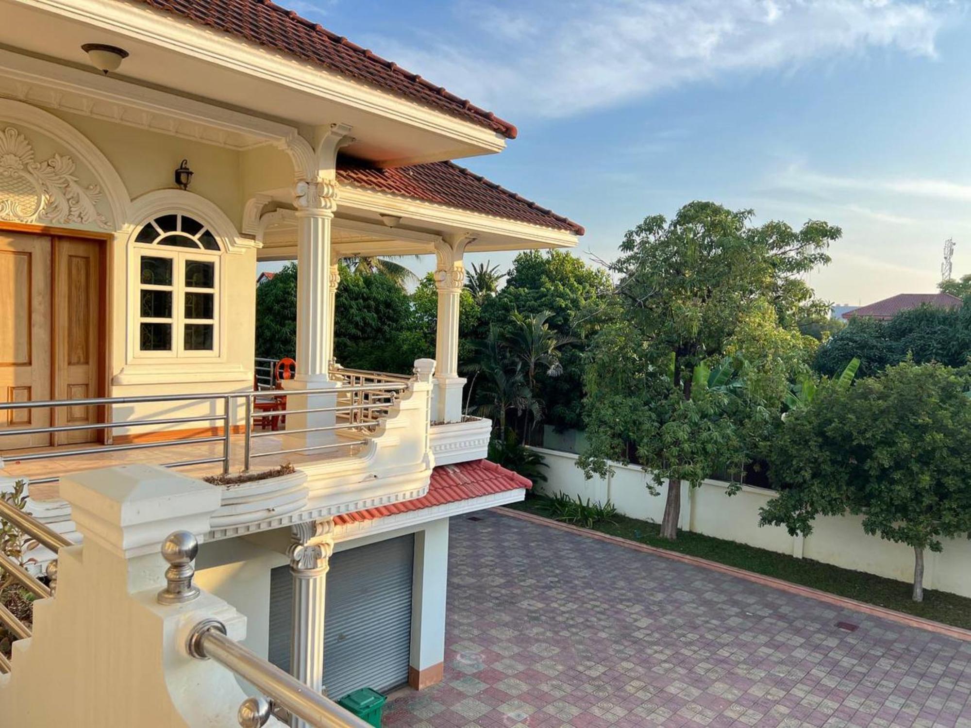 Lotus Blanc Homestay Villa Battambang Esterno foto