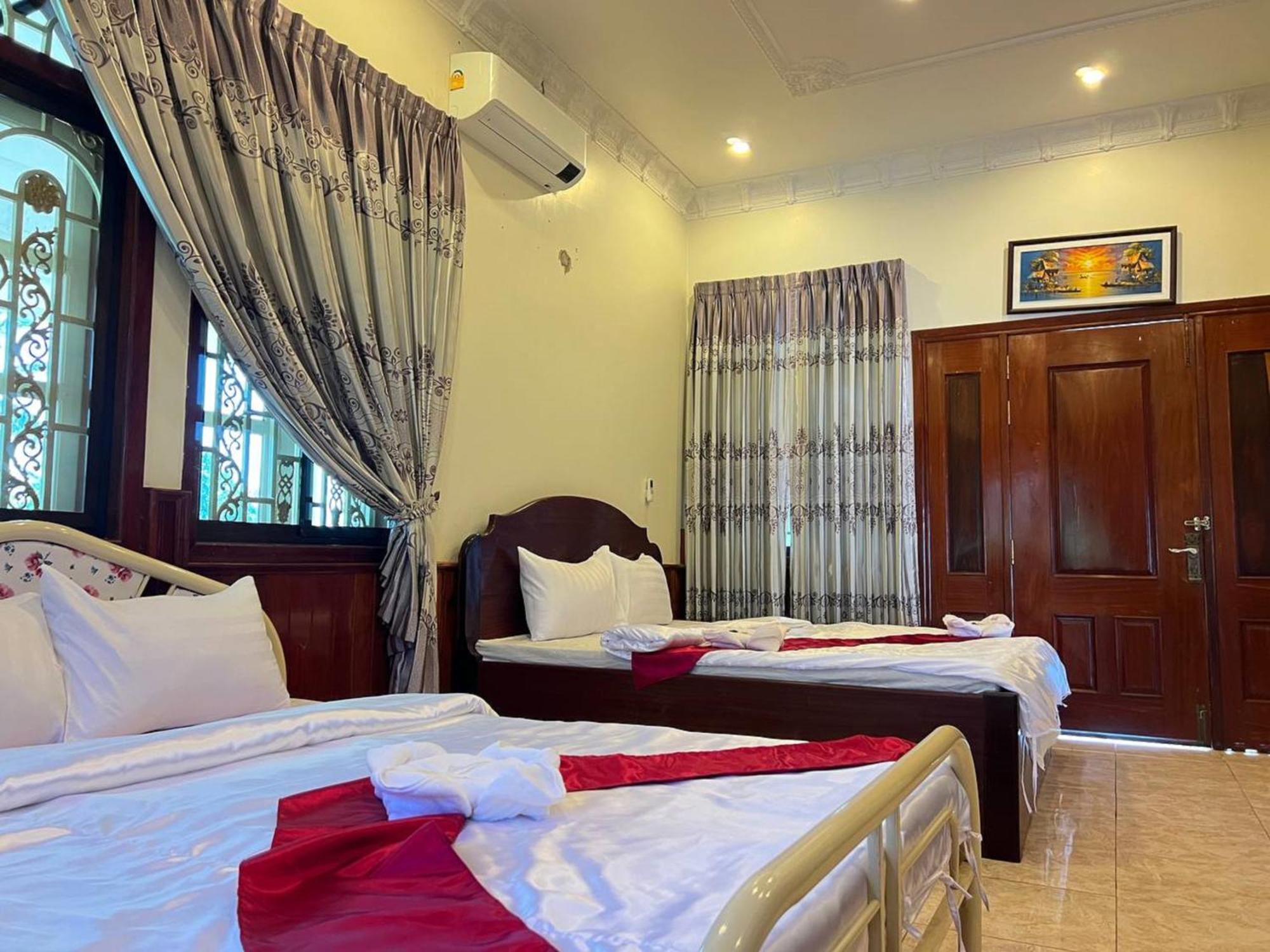 Lotus Blanc Homestay Villa Battambang Esterno foto