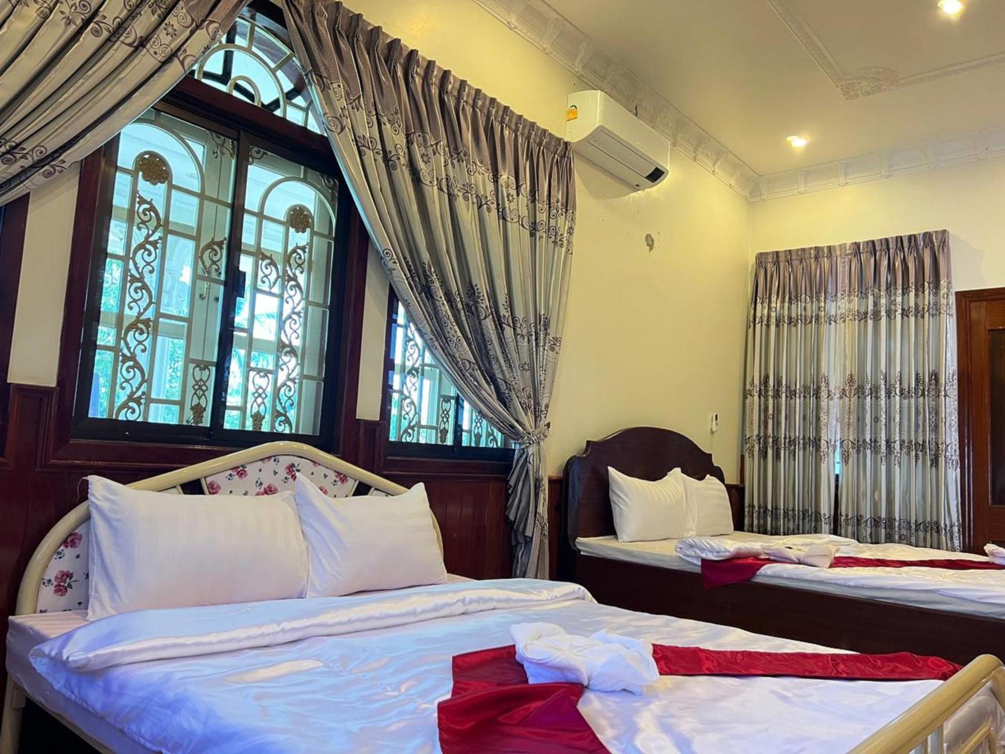 Lotus Blanc Homestay Villa Battambang Esterno foto