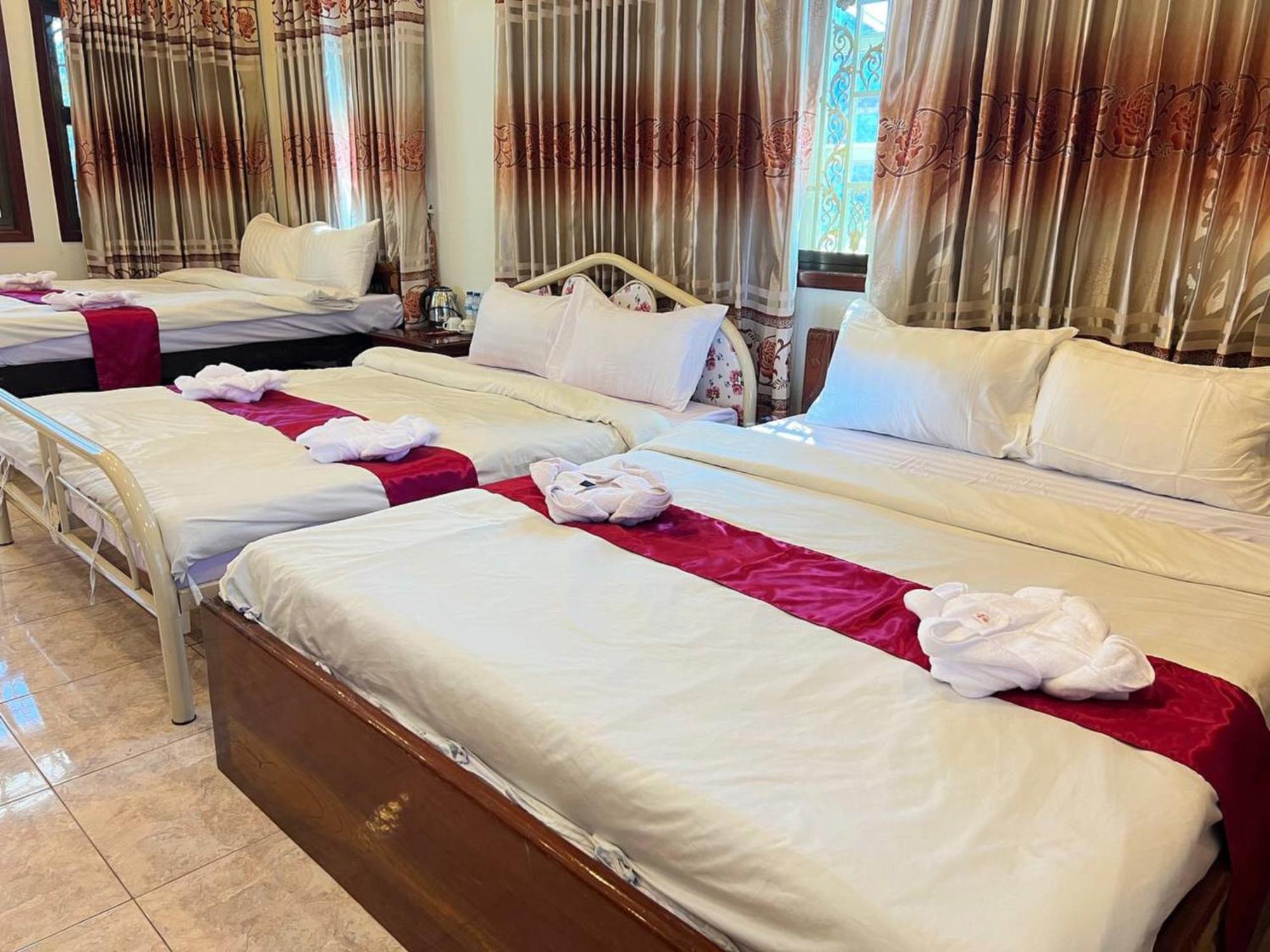 Lotus Blanc Homestay Villa Battambang Esterno foto